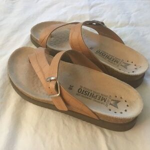 Mephisto Helen Sandal Size 38 Like New